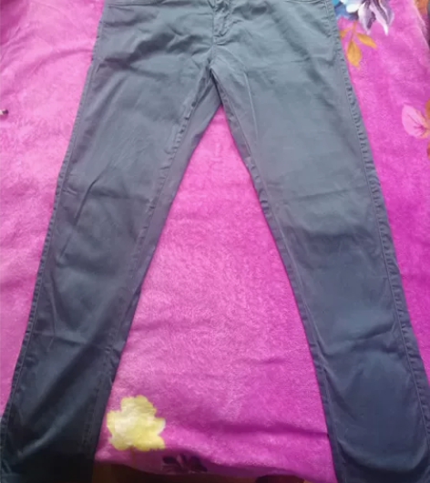 Zara man休闲小脚裤，一浅蓝，一深蓝...