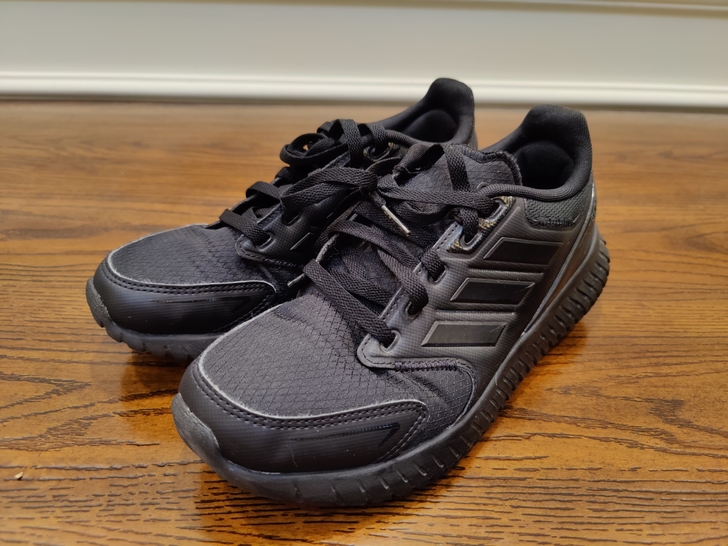 Adidas阿迪达斯 跑步鞋 运动鞋 9新...