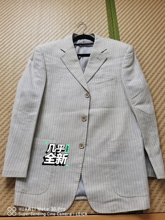 花花公子休闲西装上衣，几乎全新，专卖店购买