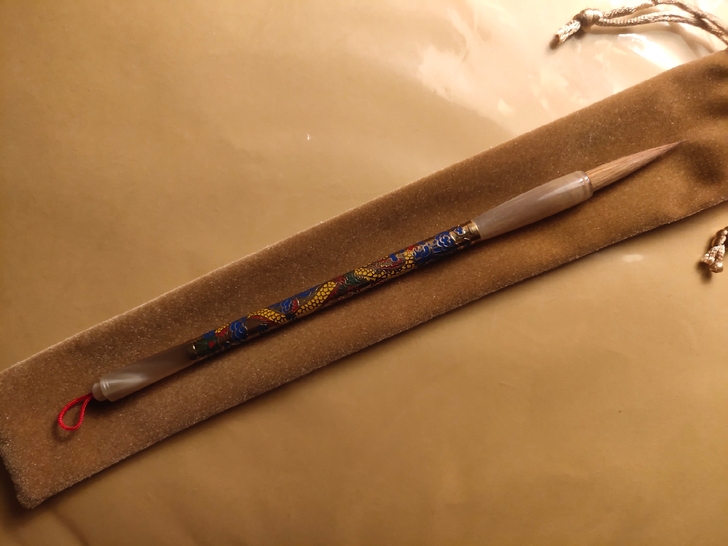 辽尾狼毫景泰蓝中楷毛笔，正宗善琏湖笔。笔锋...