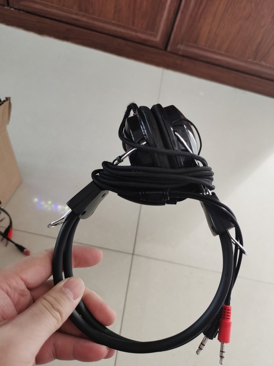 耳机全新 网吧库存，共计20个