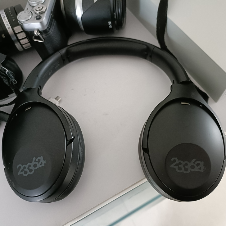 出一个头戴式耳机，233621的，这个牌子...