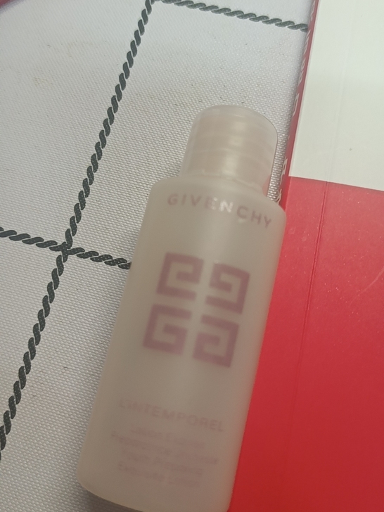 纪梵希化妆水,真心买小刀,官网购入,有购买...