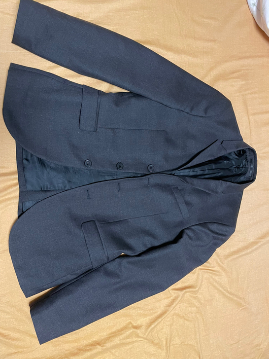 人胖了,之前买的西服都小了,纯羊毛的,入手...