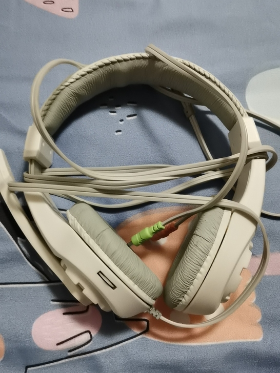 电脑游戏耳机，电脑不用了，处理。自提