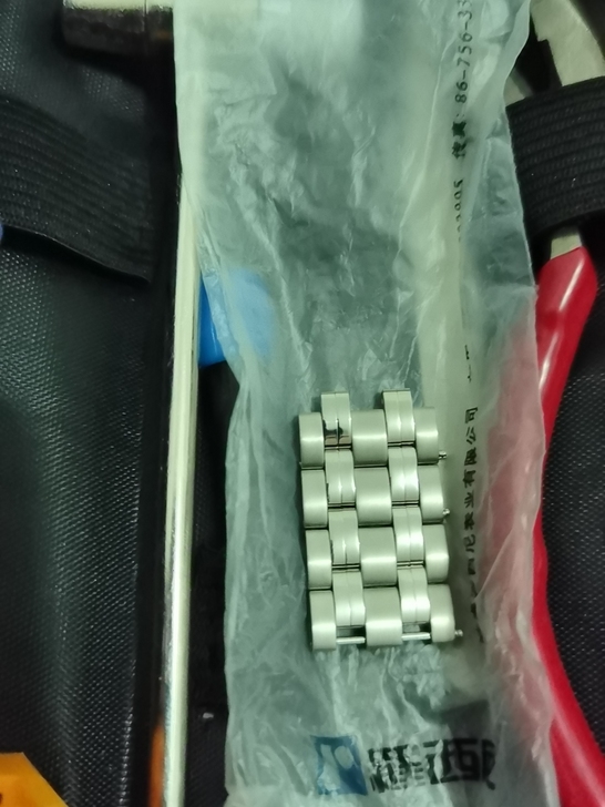 罗西尼原装钢表带共4节，送手表维修工具一套