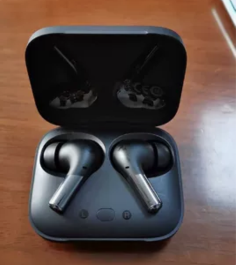 一加耳机，只有耳机仓 感兴趣的话点“我想要”和我私聊吧～