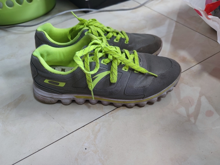 安踏运动鞋，265mm，对应Nike阿迪4...