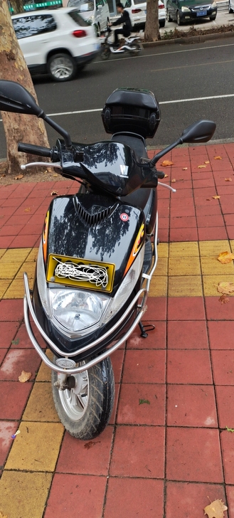 豪爵摩托，绝对实表，九成新