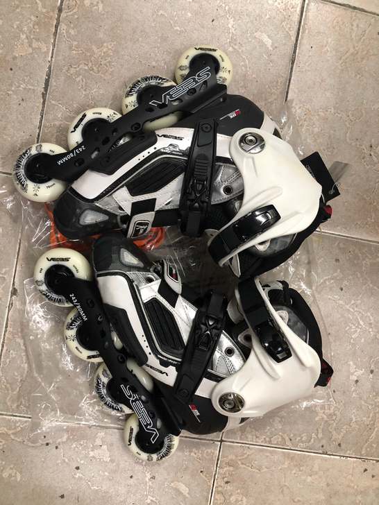 全新2013款sebahv，41码，960元