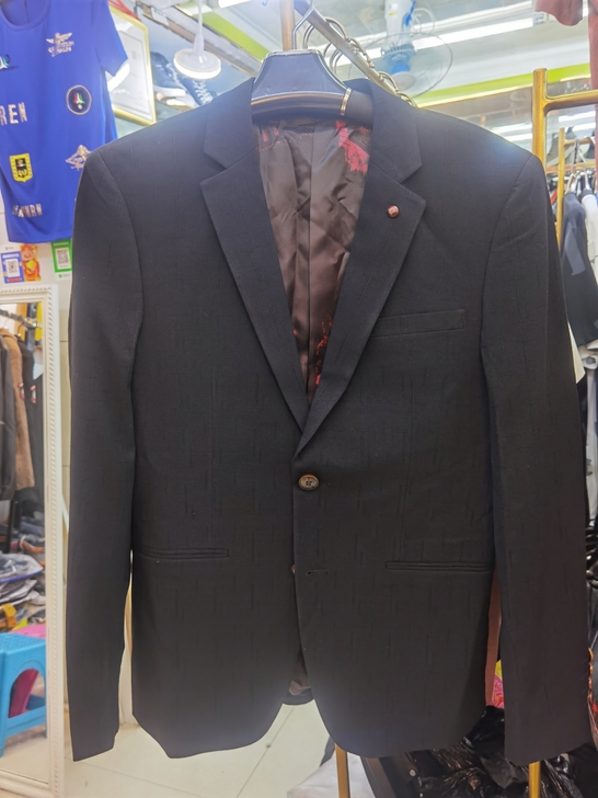 包邮全新实体店现货，男外套小西装 高品质 ...