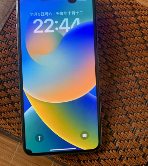 iPhone xsmax ，64 G。无锁...