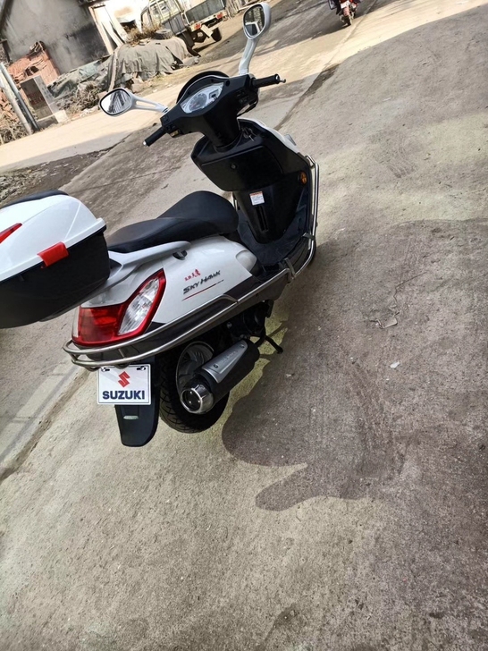 二手摩托车，踏板车，女装车新到豪爵天鹰12...