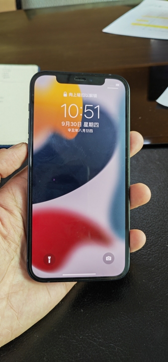 由于全家人一起买13，所以出非常新的苹果1...