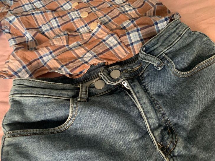 几乎全新裤子一次没穿  一套出包邮 80