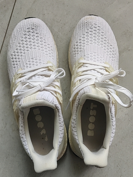 adidas boost男鞋 阿迪达斯