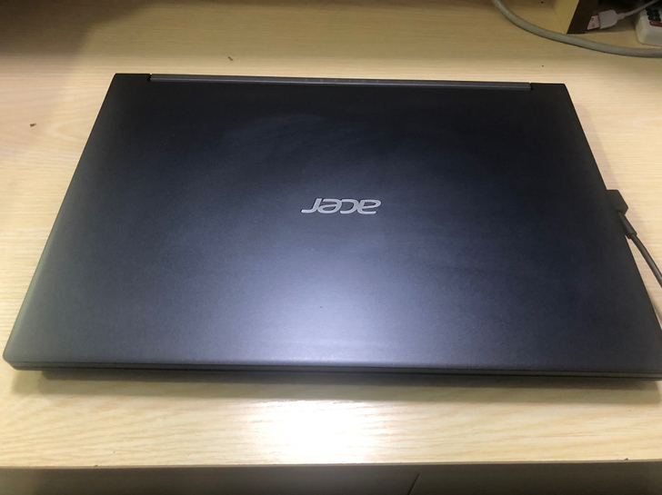 宏基Aspire 7 A715-41G 游...