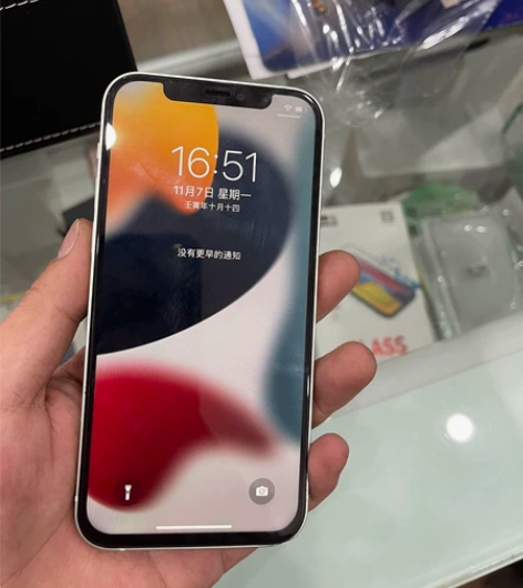 国行iPhone 12 128g 换个屏幕...