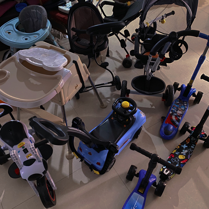 儿童滑板车太多了，美国队长那个216买的。...