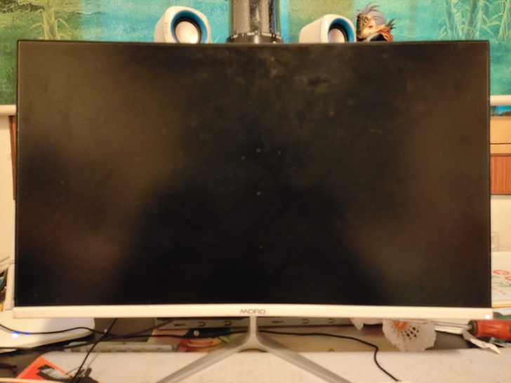 moro  24寸曲屏电脑显示器
