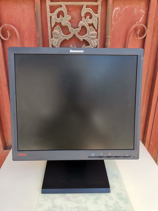 联想think vision 17寸显示...