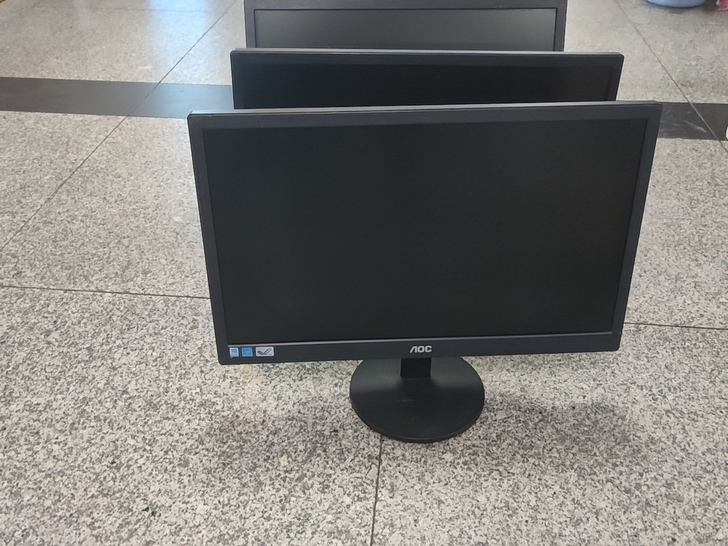 Aoc19寸LED超薄显示器，成色新，效果...