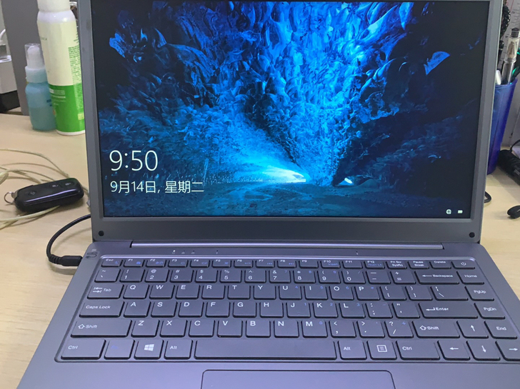 中柏科技超薄笔记本电脑，型号JNB10，配...