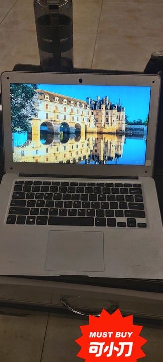 中柏笔记本电脑，9成新，放置