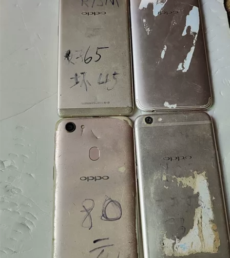 4台OPPO手机便宜卖了，充电全部震动，屏...