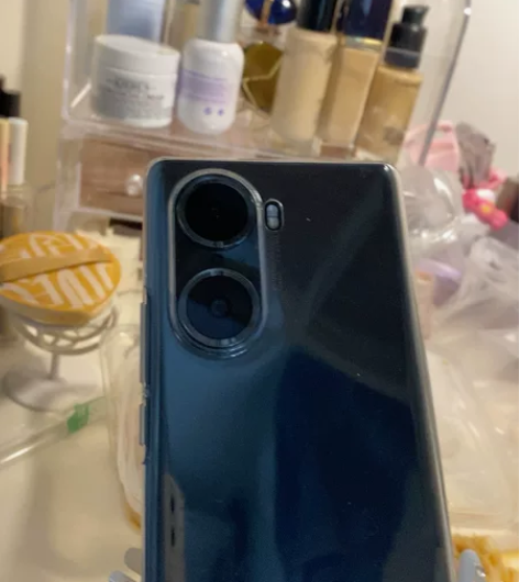 九五成新荣耀60 要换14就出掉了 没用过...