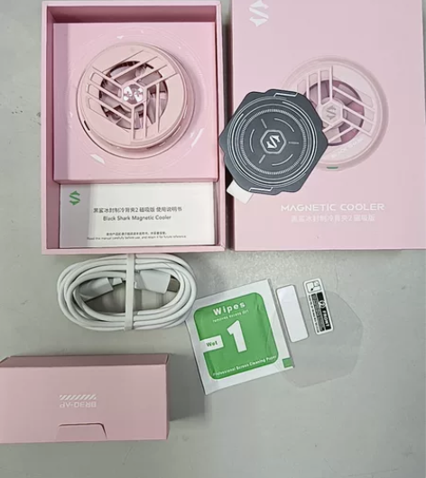 黑鲨磁吸散热器,粉色款,成色很好,功能正常...