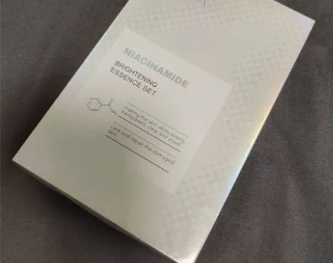 珀莱雅发光瓶精华4周肉眼斑 可见变白的美白...