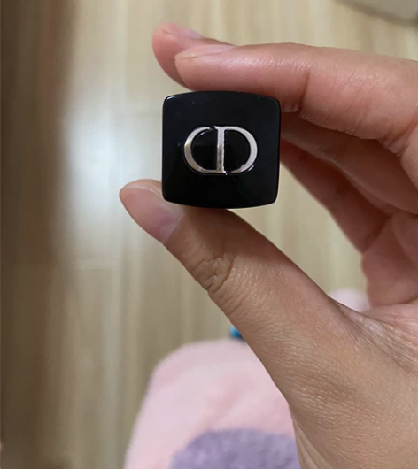 迪奥999口红，原相机拍摄，用了两次，线下...