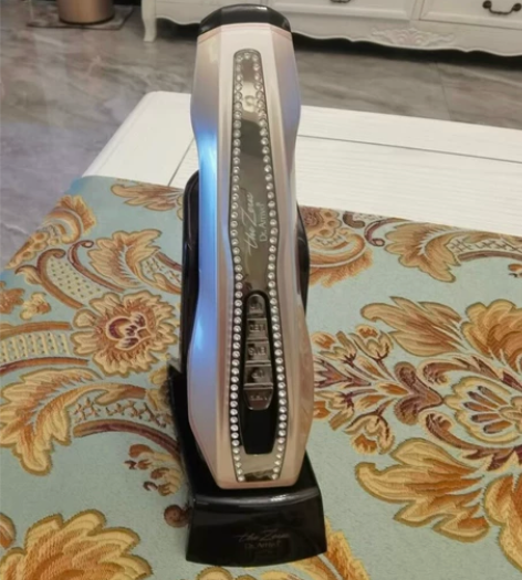 个人闲置宙斯五代美容仪，包装齐全，保存完好...