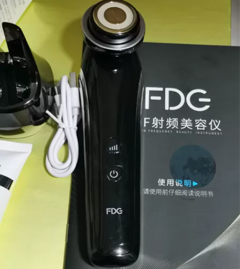 FDG射频美容仪,今天刚到全新出 送一个凝...