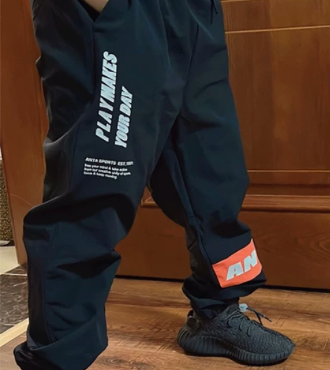 安踏anta儿童装男童长裤春秋舒适裤子童趣...