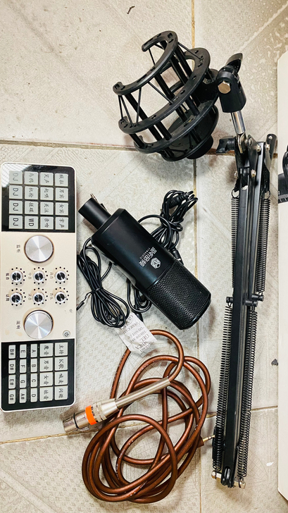 直播声卡手机唱歌专用电脑变声器话筒麦克风K...