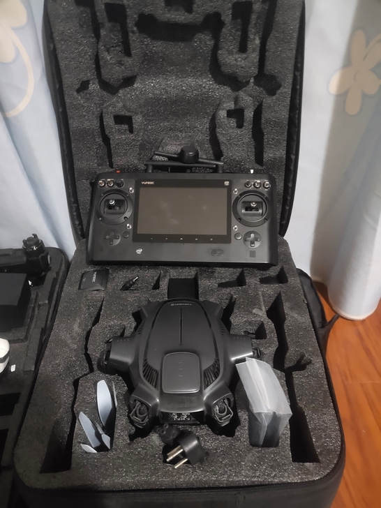 无人机换苹果XR一个昊翔H480标配一块电...