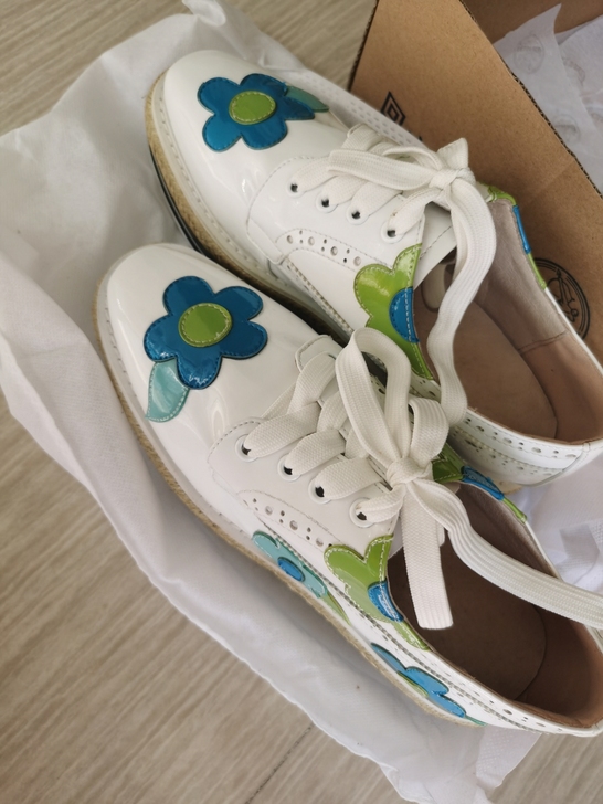 全新女鞋厚底鞋松糕鞋 漆皮 真皮来的，忘了...