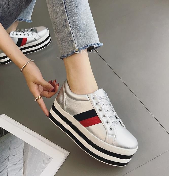 福利款    特价29元包邮 真皮厚底松糕...