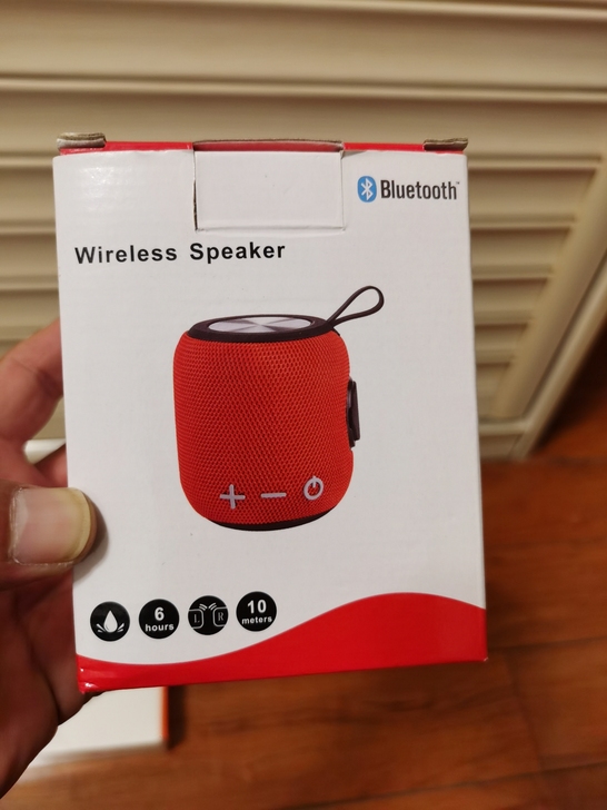 全新蓝牙小音箱。黑色