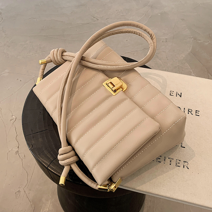 天彩翼飞 女士包