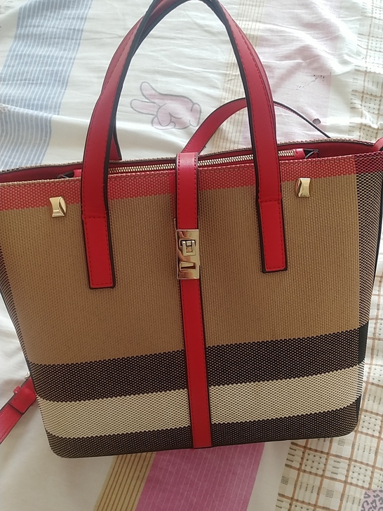 买了就背了两次，80，特板正，有样，一包可...