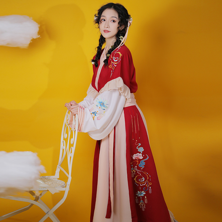 全新，吊牌在，买来穿了一次拍照，【花湘蓉】...