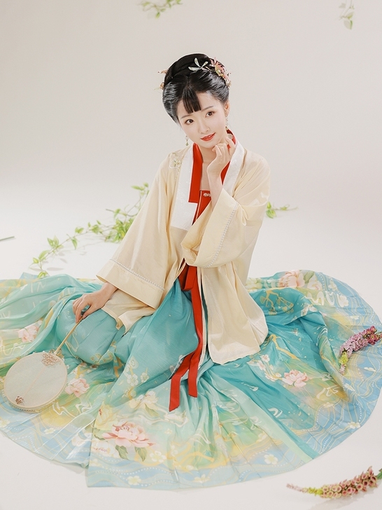 重回汉唐枕霞 明制对襟半袖印花马面裙原创汉...