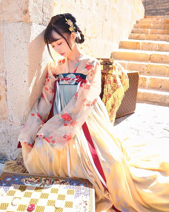 暂挂【十三余 小豆蔻儿】