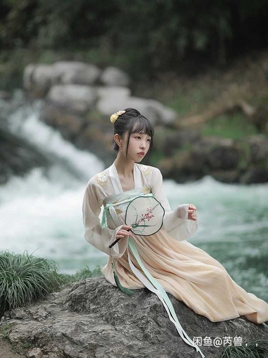 十三余小姜山全套,正版穿一洗一,包邮出,上...