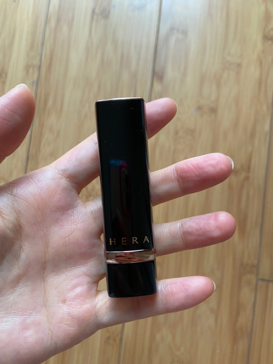 赫拉HERA和魅可MAC的口红各一支 颜色...