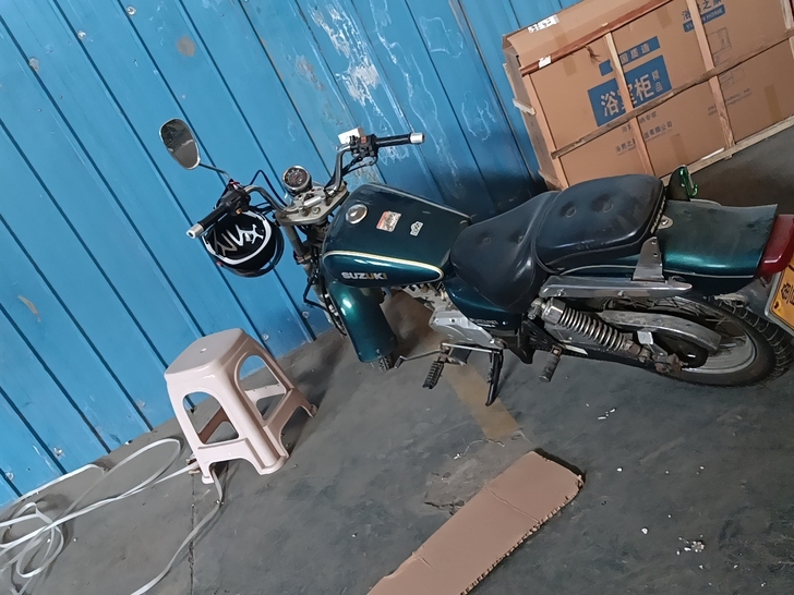 125铃木太子摩托车哪年的忘了 老车 成色...