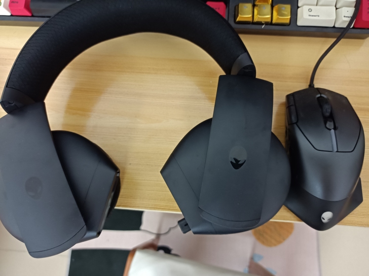 外星人耳机外星人鼠标一套